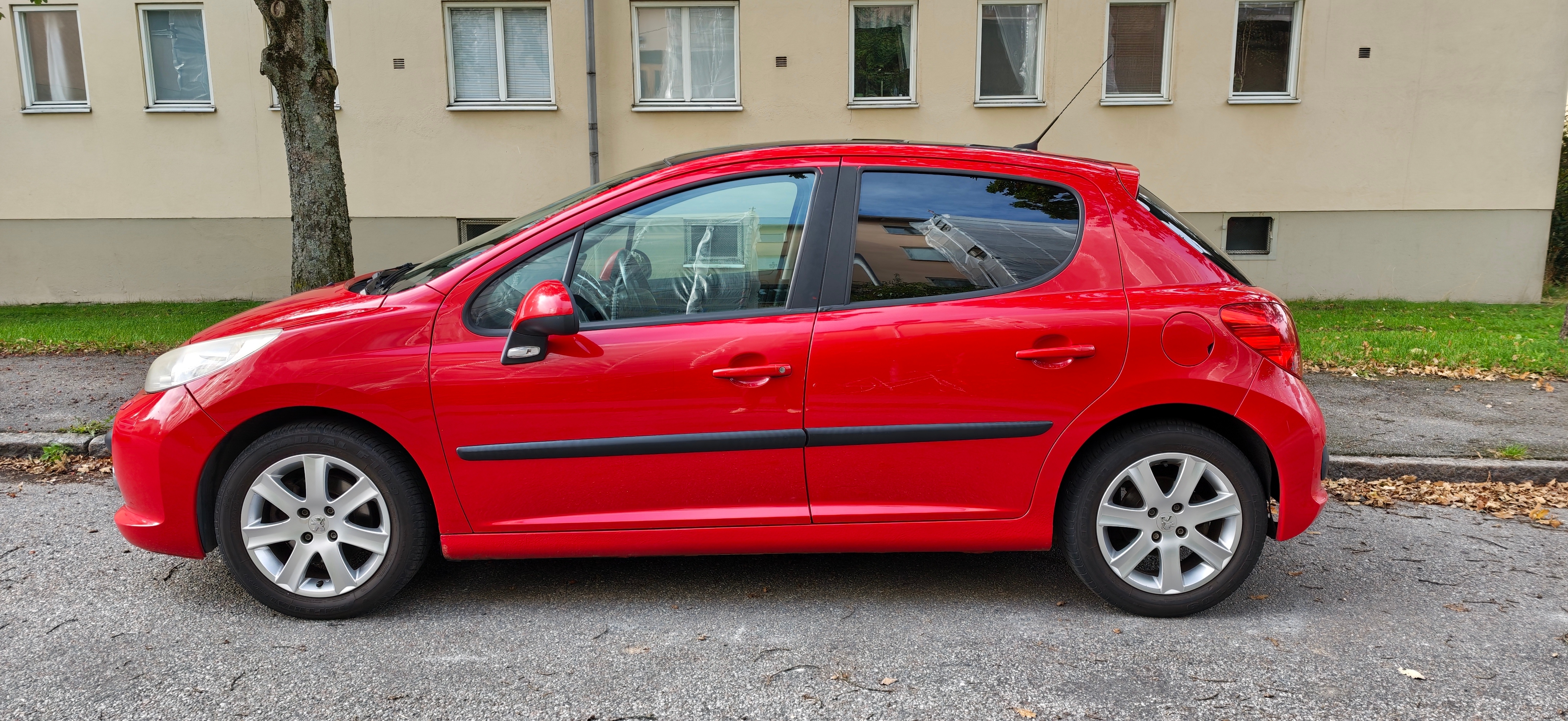 Peugeot 207 5-dörrar 1.6 HDi FAP Manuell 2007, bild 6/10