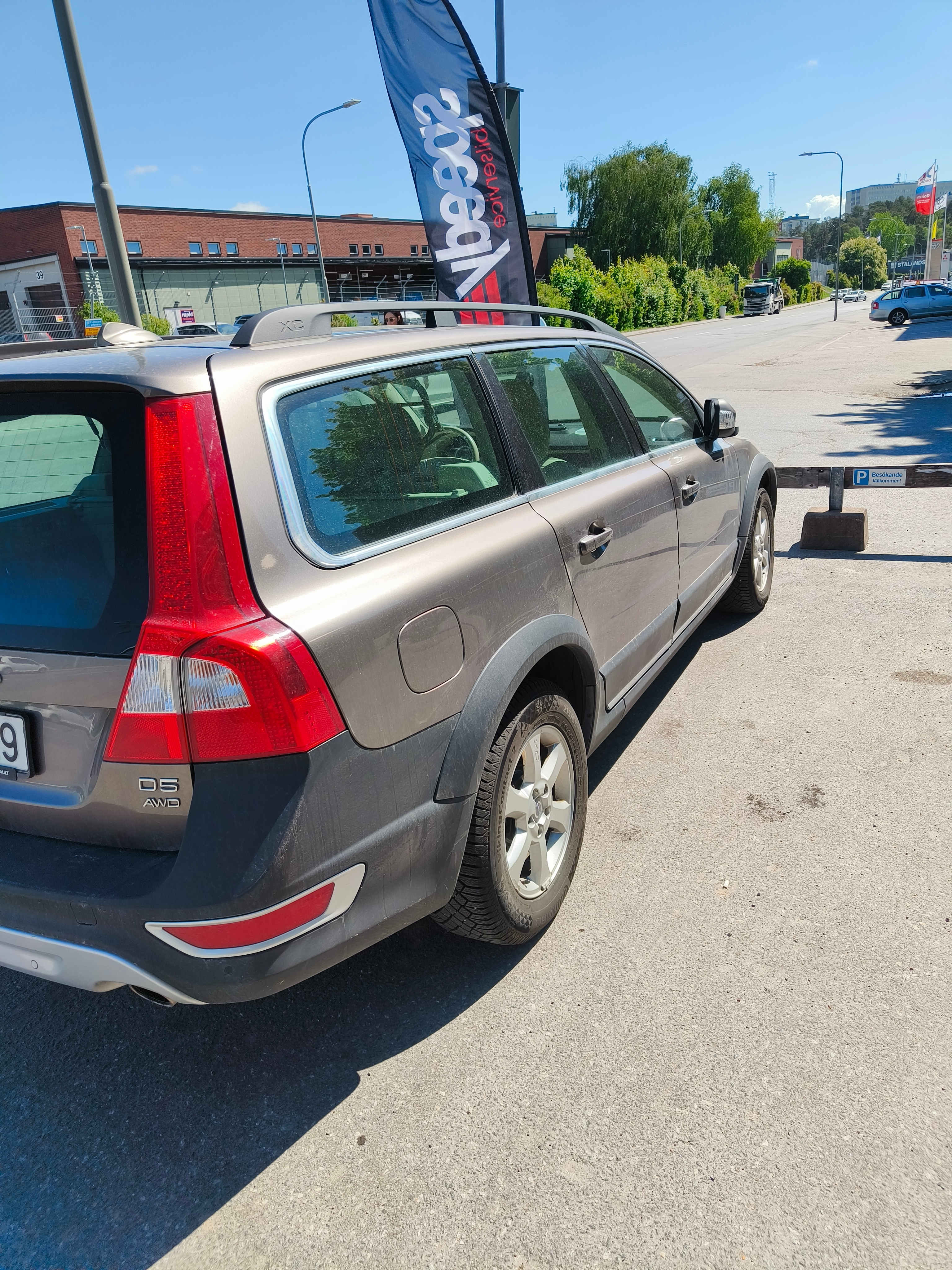 Volvo XC70 D5 AWD Geartronic 2011, photo 4/10