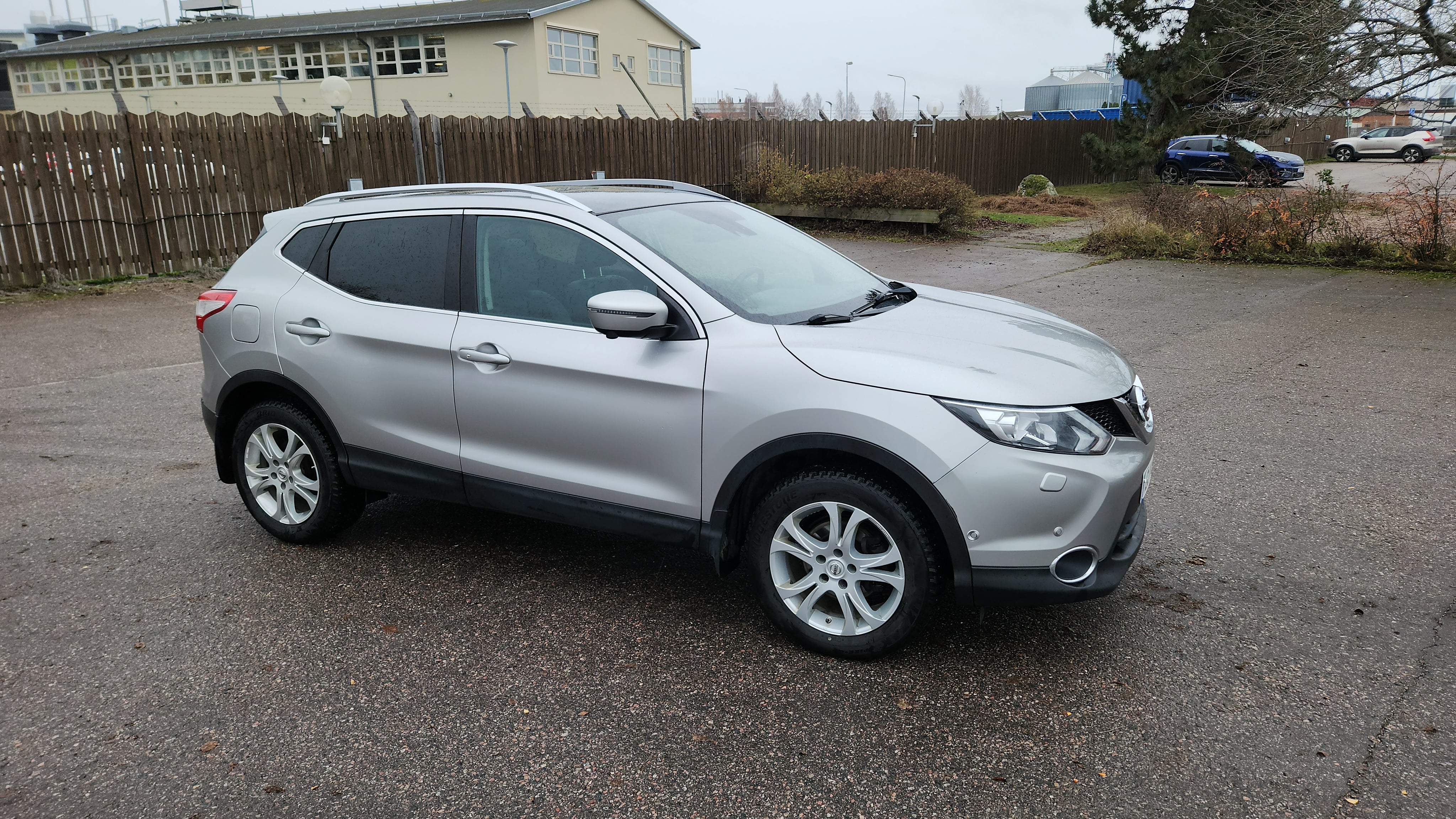 Nissan Qashqai 1.2 DIG-T XTRONIC-CVT 2015, bild 2/10