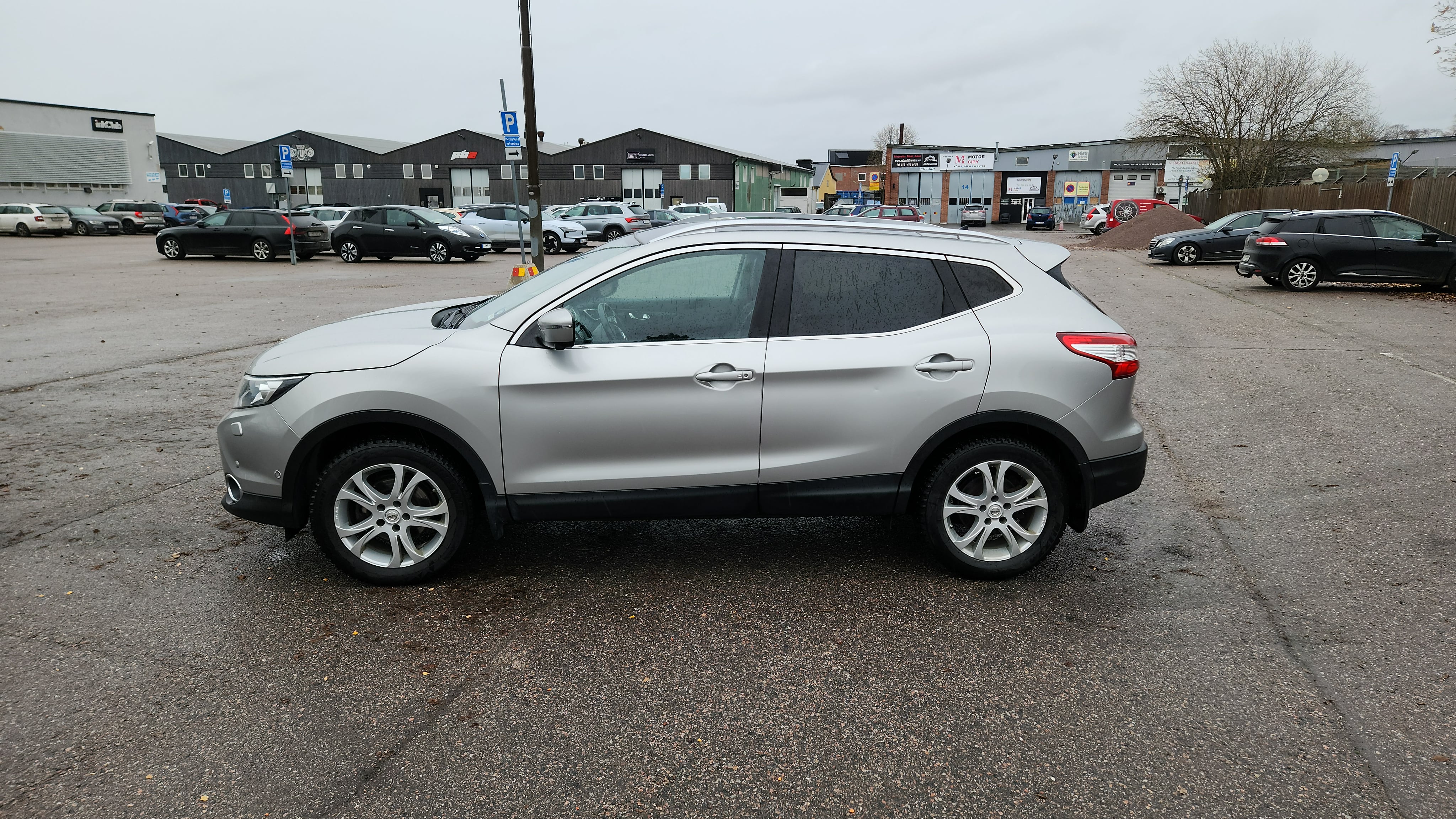 Nissan Qashqai 1.2 DIG-T XTRONIC-CVT 2015, bild 6/10