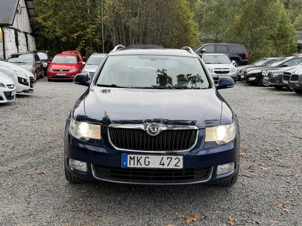 Skoda Superb 2011, photo 7/10