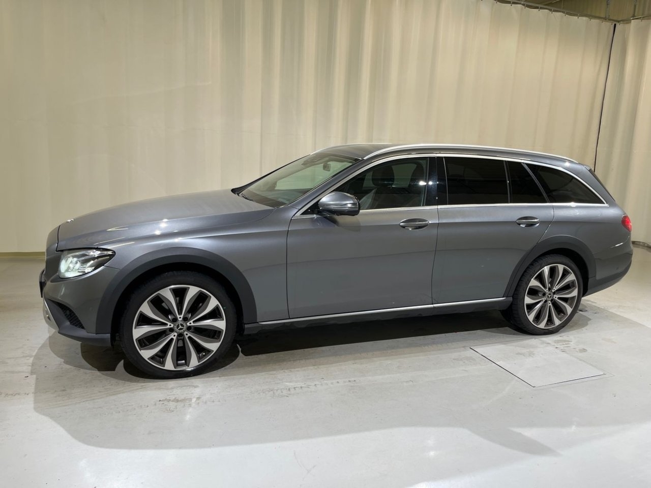 Mercedes-Benz E 2017, photo 6/15