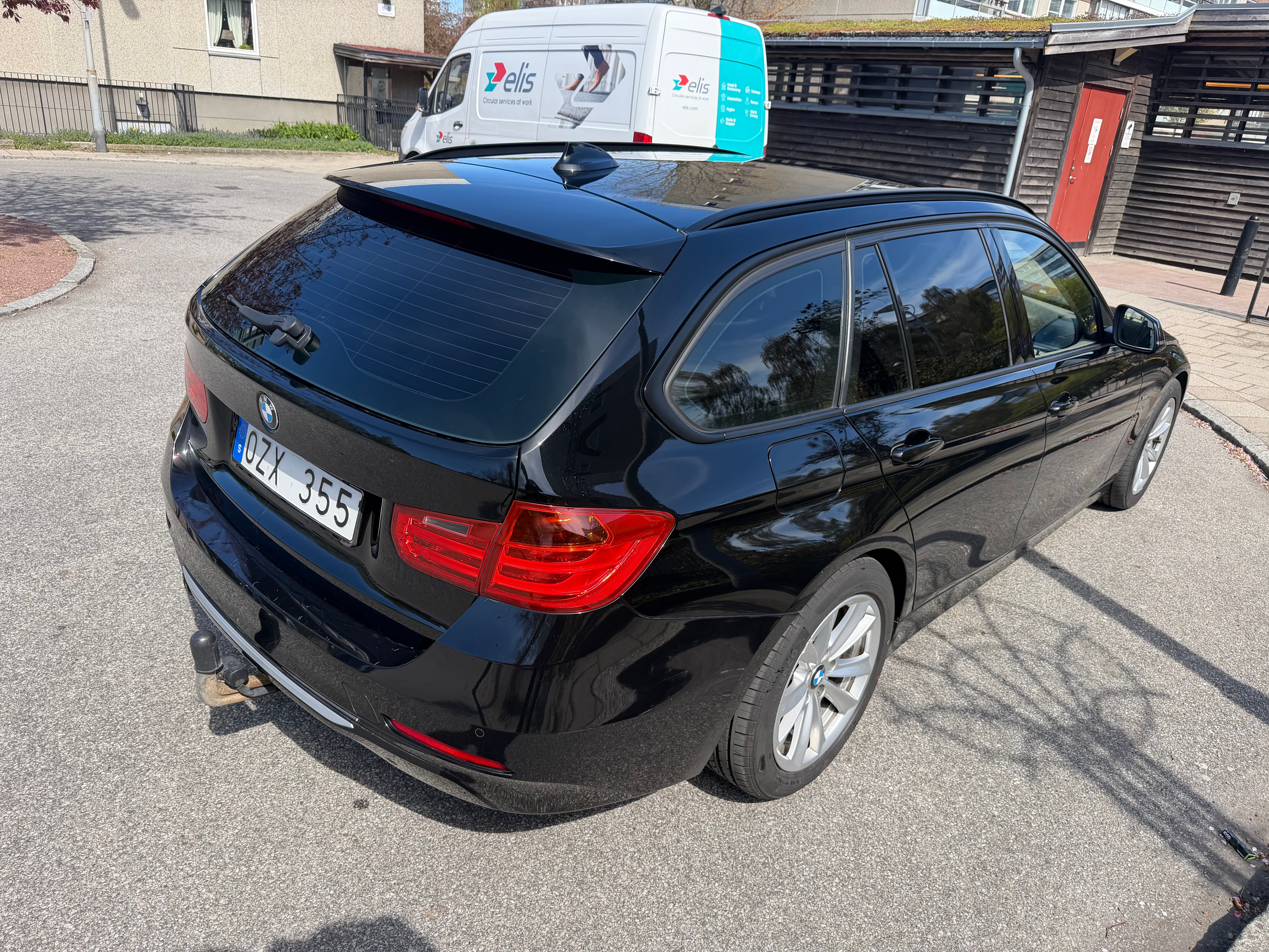 BMW 318 d Touring Steptronic 2014, photo 3/5