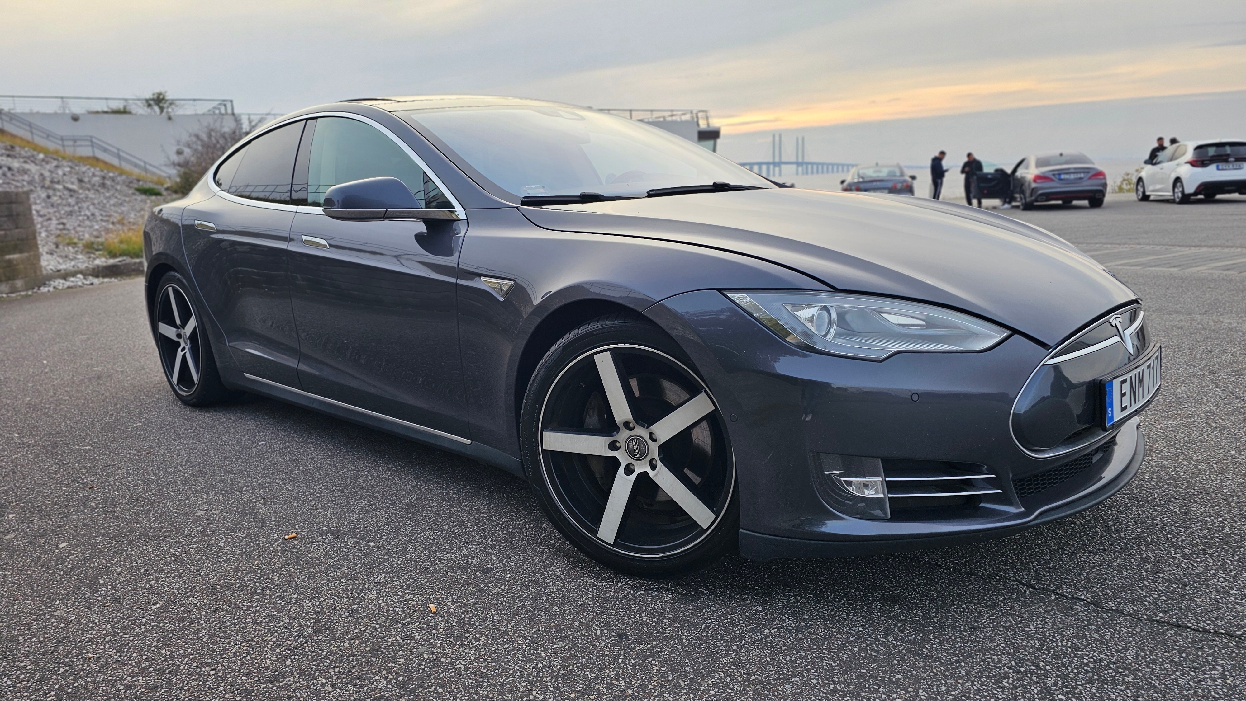 Tesla Model S 85 2014, bild 2/10