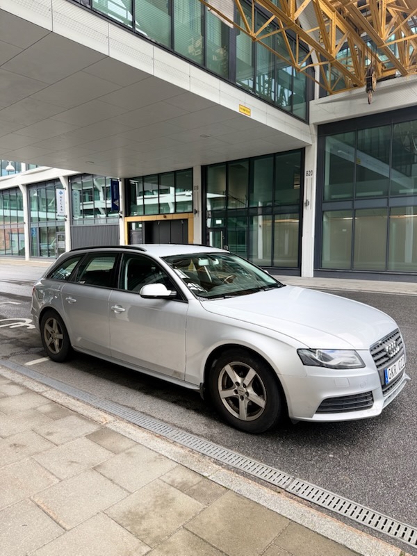 Audi A4 Avant 2.0 TDI Manuell 2012, kuva 2/7