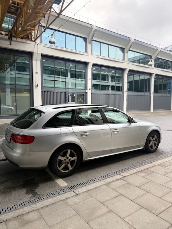 Audi A4 Avant 2.0 TDI Manuell 2012, kuva 4/7