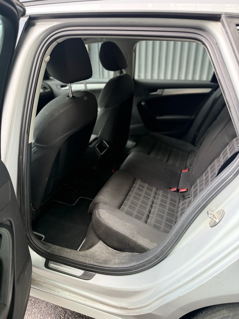 Audi A4 Avant 2.0 TDI Manuell 2012, kuva 6/7