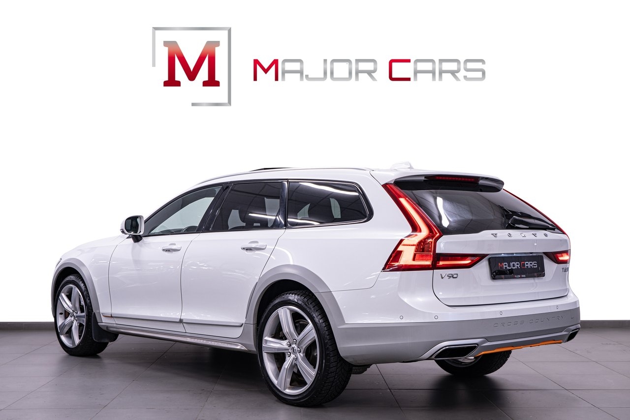 Volvo V90 Cross Country 2018, photo 4/10