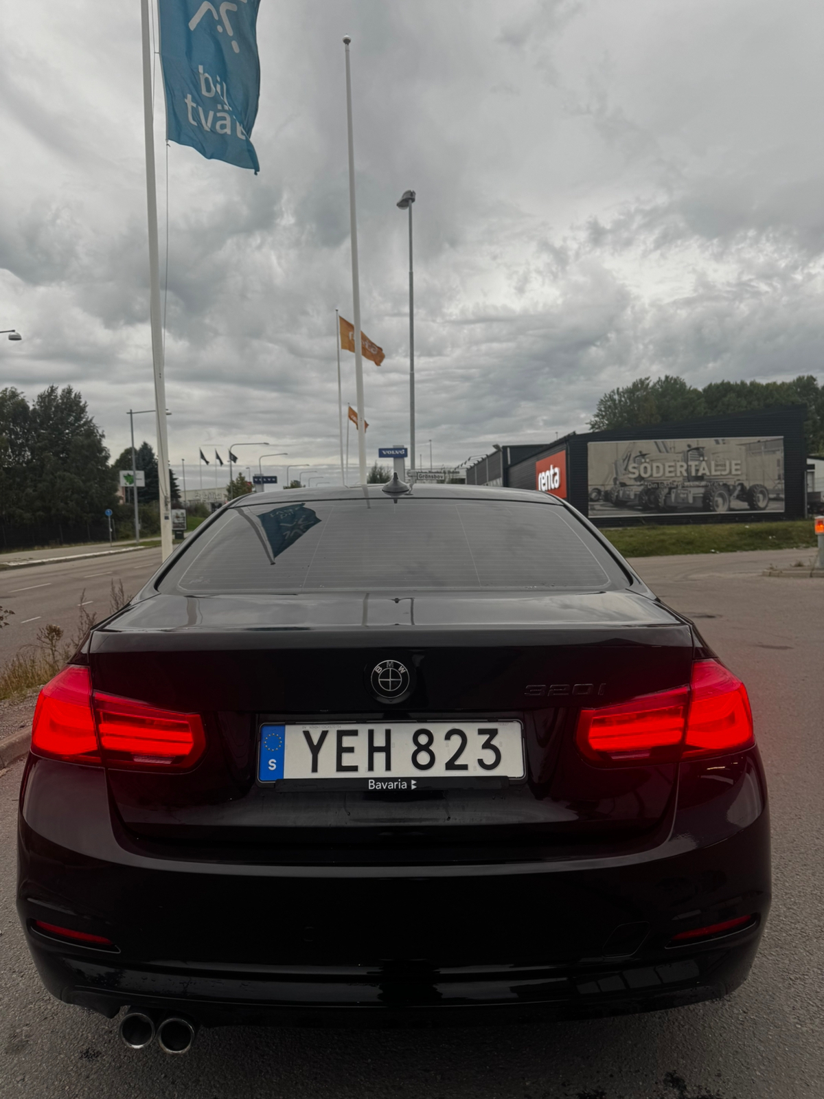 BMW 320 i Sedan Steptronic 2016, bild 2/8