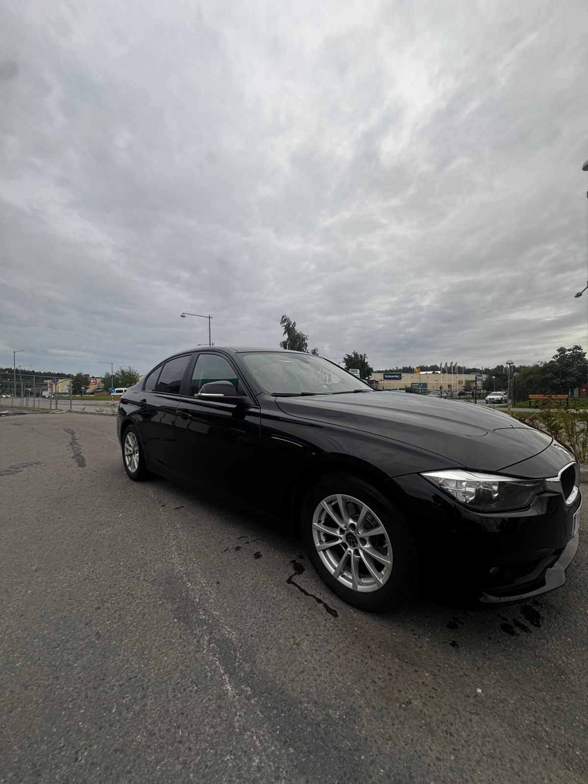 BMW 320 i Sedan Steptronic 2016, bild 3/8