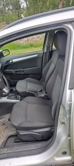 Opel Astra 2009, kuva 4/5