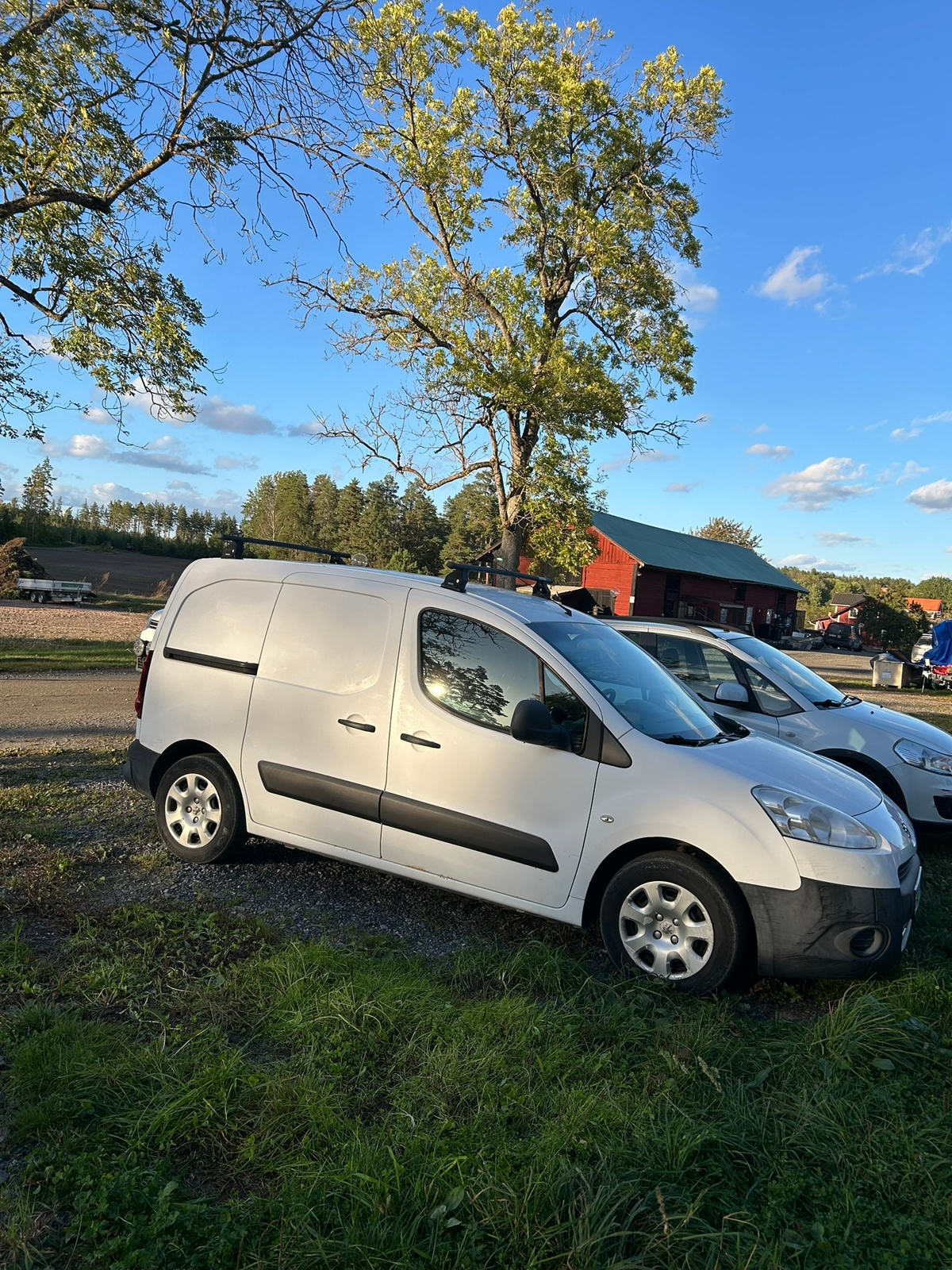 Peugeot Partner Skåpbil 1.6 HDi EGS 2012, bild 2/9