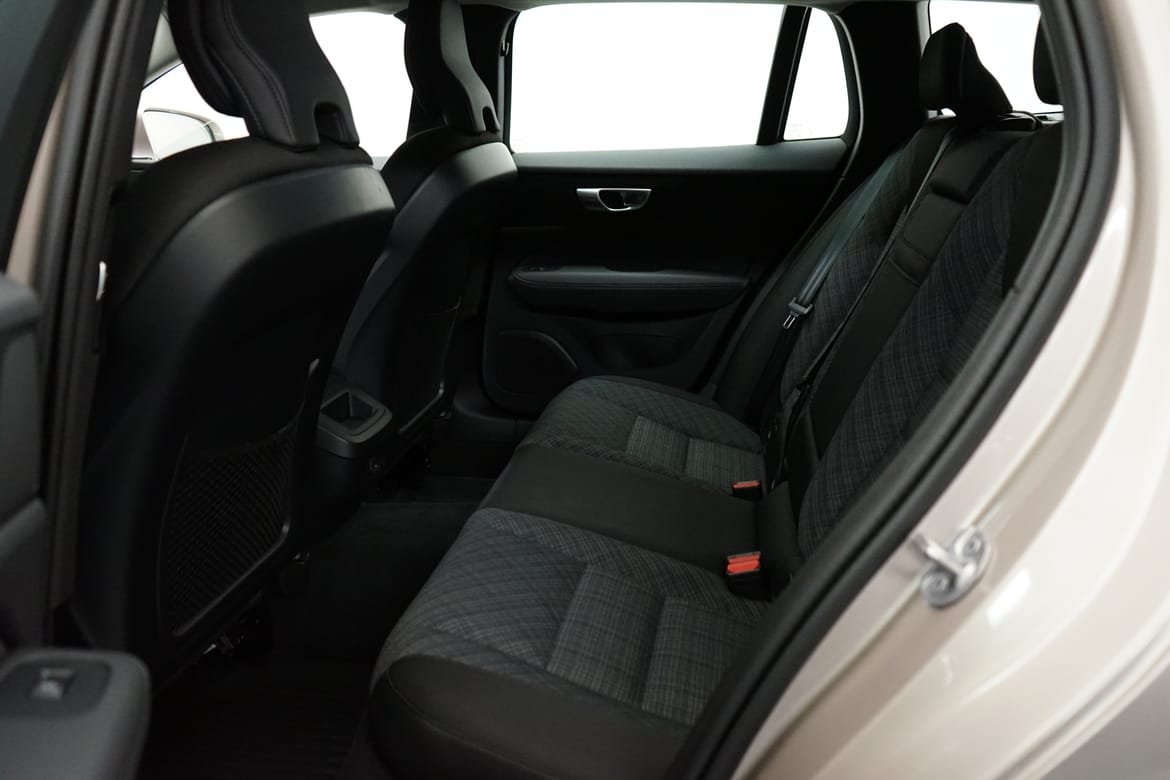 Volvo V60 B4 Bensin Core 2024, bild 7/10