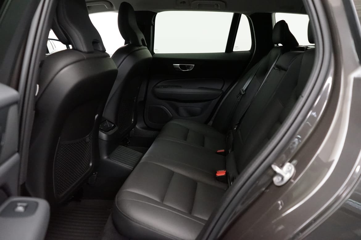 Volvo V60 T6 Plus Dark Nordic Edition 2025, bild 7/10