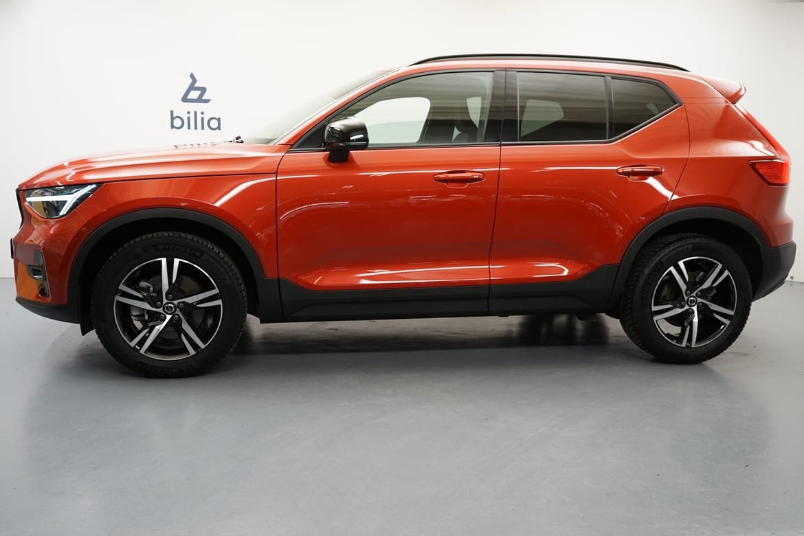 Volvo XC40 B4 FWD Bensin Plus Dark 2024, bild 2/10