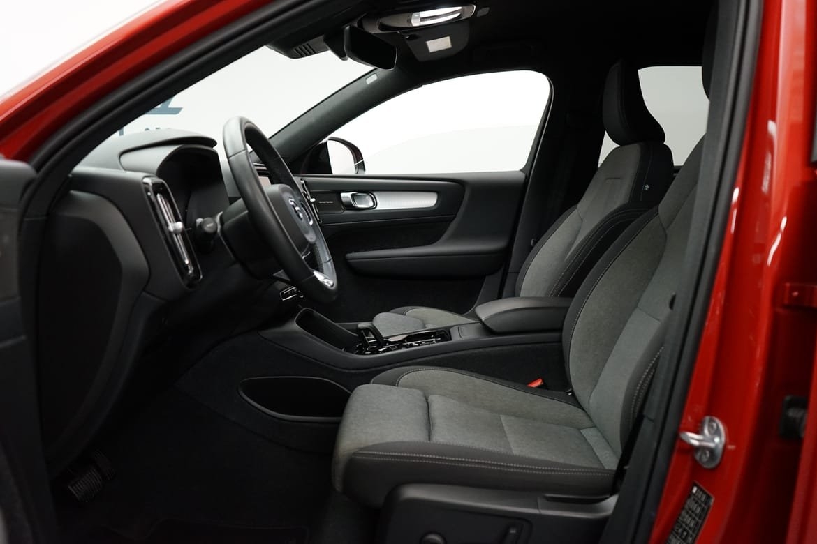 Volvo XC40 B4 FWD Bensin Plus Dark 2024, bild 5/10
