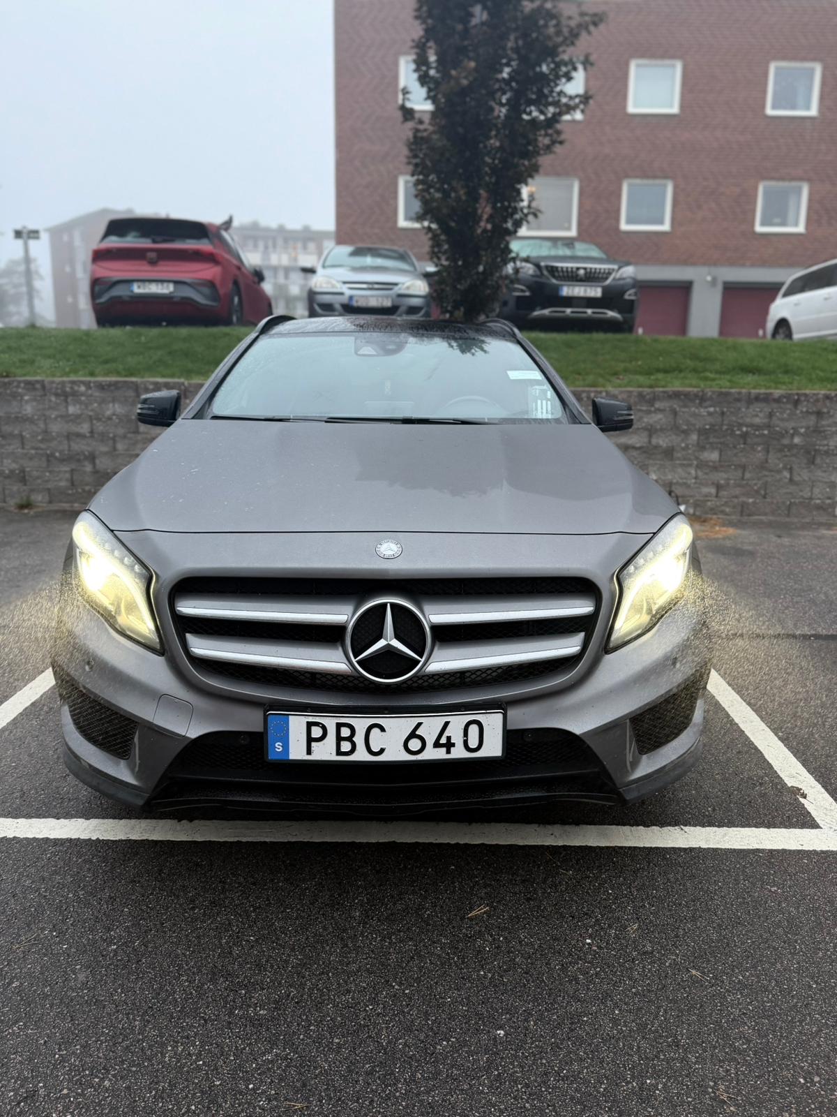 Mercedes-Benz GLA 220 d 4MATIC 7G-DCT 2016, bild 2/10