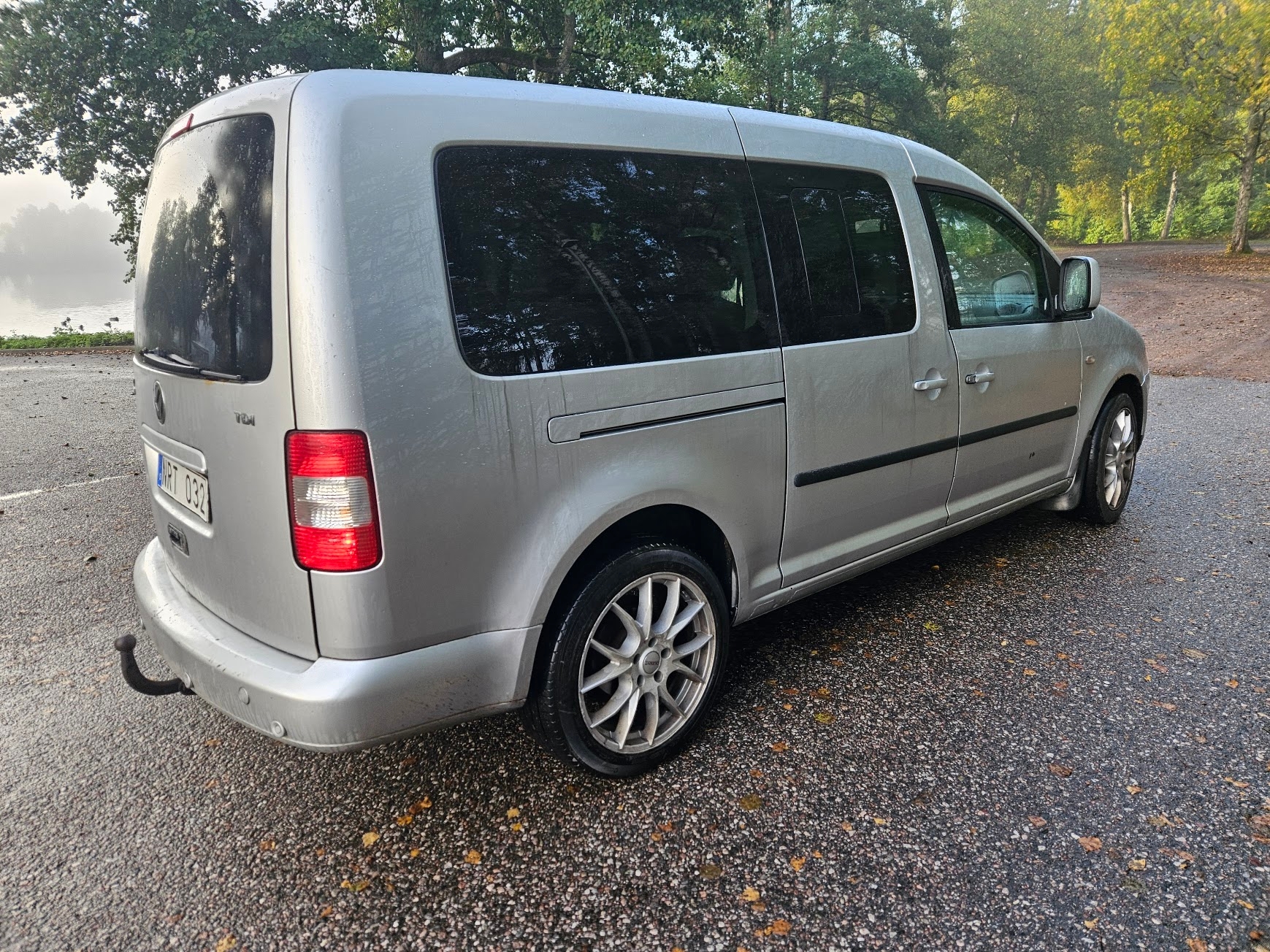 Volkswagen Caddy Maxi 2010, bild 2/7