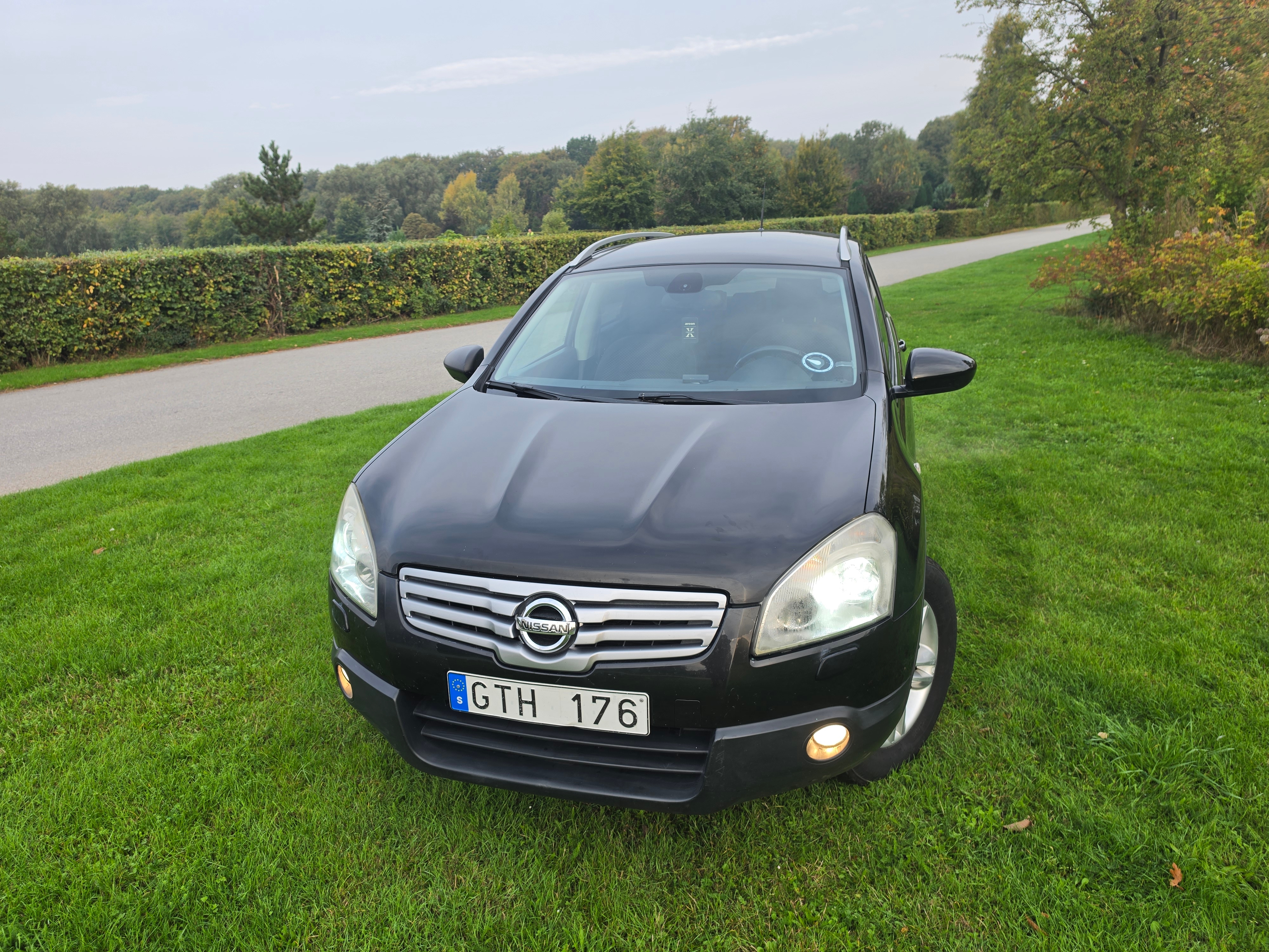 Nissan Qashqai+2 2.0 4x4 CVT 2009, photo 2/10