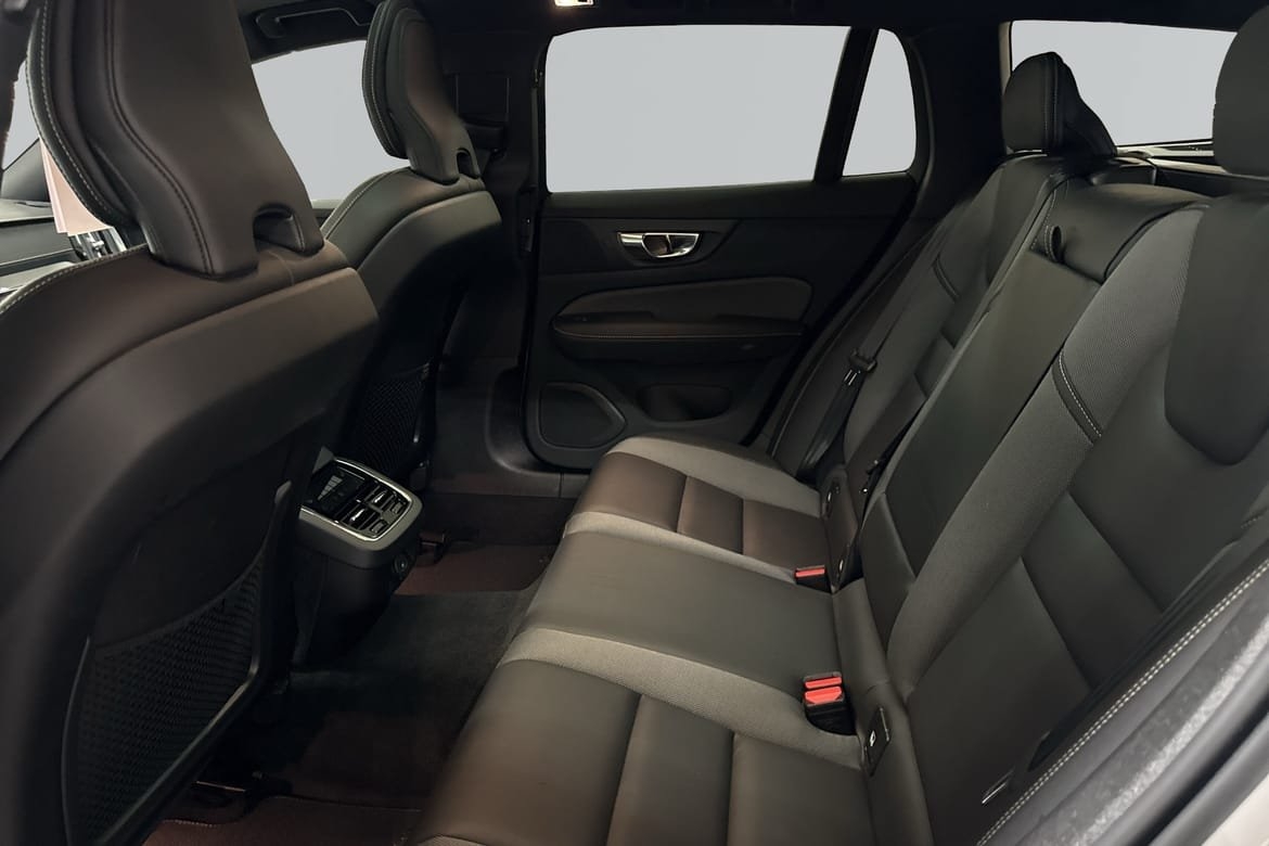 Volvo V60 B4 Diesel R-Design 2022, kuva 7/10