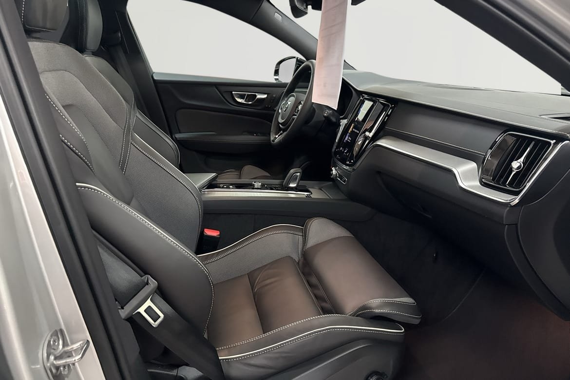 Volvo V60 B4 Diesel R-Design 2022, kuva 5/10