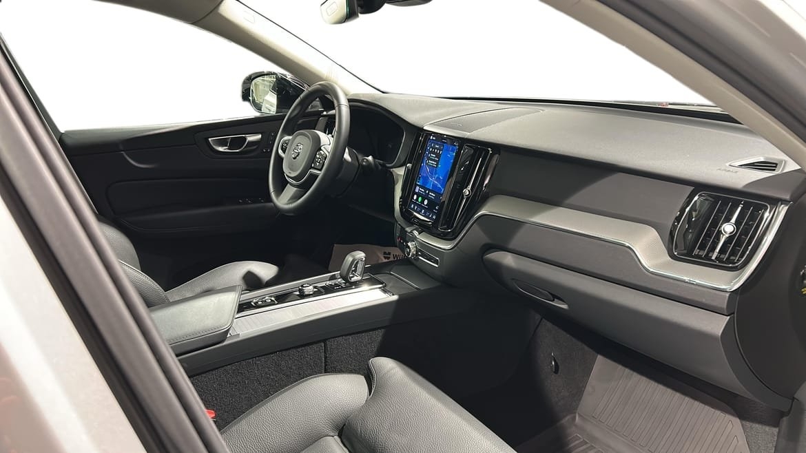 Volvo XC60 T6 Plus Dark Nordic Edition 2025, bild 5/17