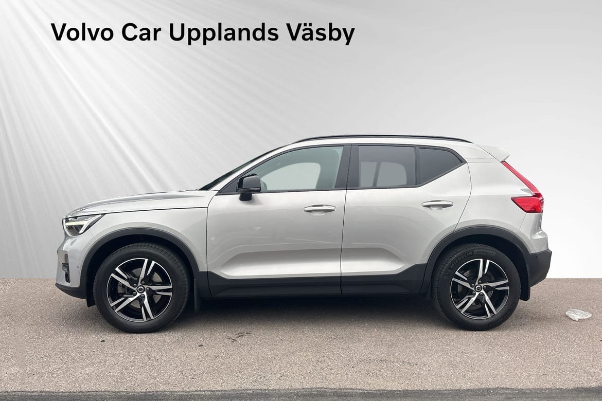 Volvo XC40 B3 FWD Bensin Plus Dark 2025, bild 3/14