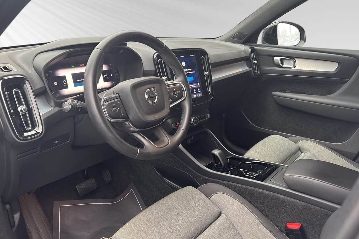 Volvo XC40 B3 FWD Bensin Plus Dark 2025, bild 7/14
