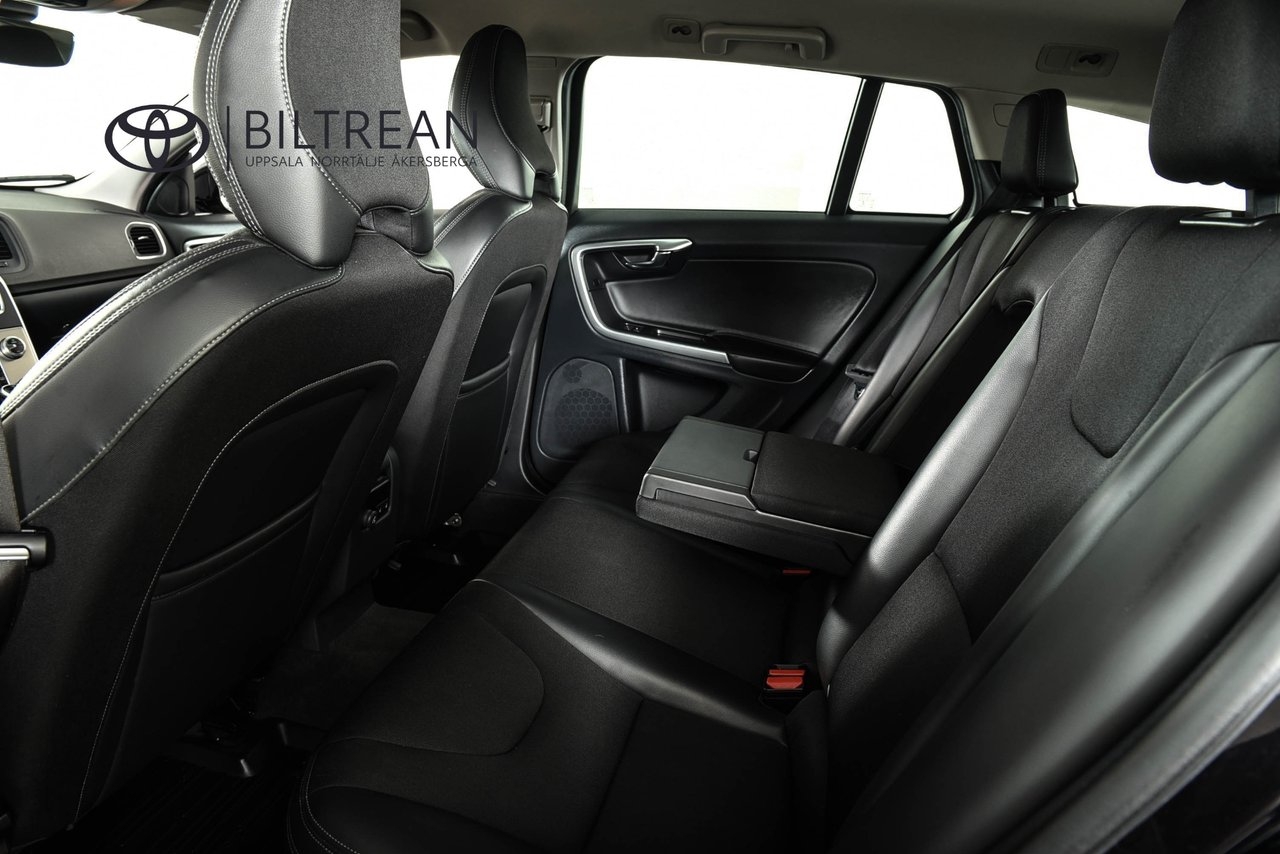 Volvo V60 Cross Country 2018, kuva 7/10