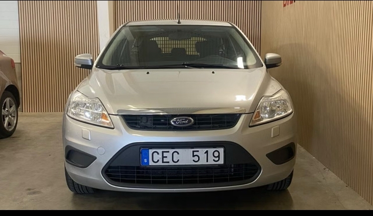 Ford Focus Kombi 1.8 Flexifuel Manuell 2010, bild 2/10