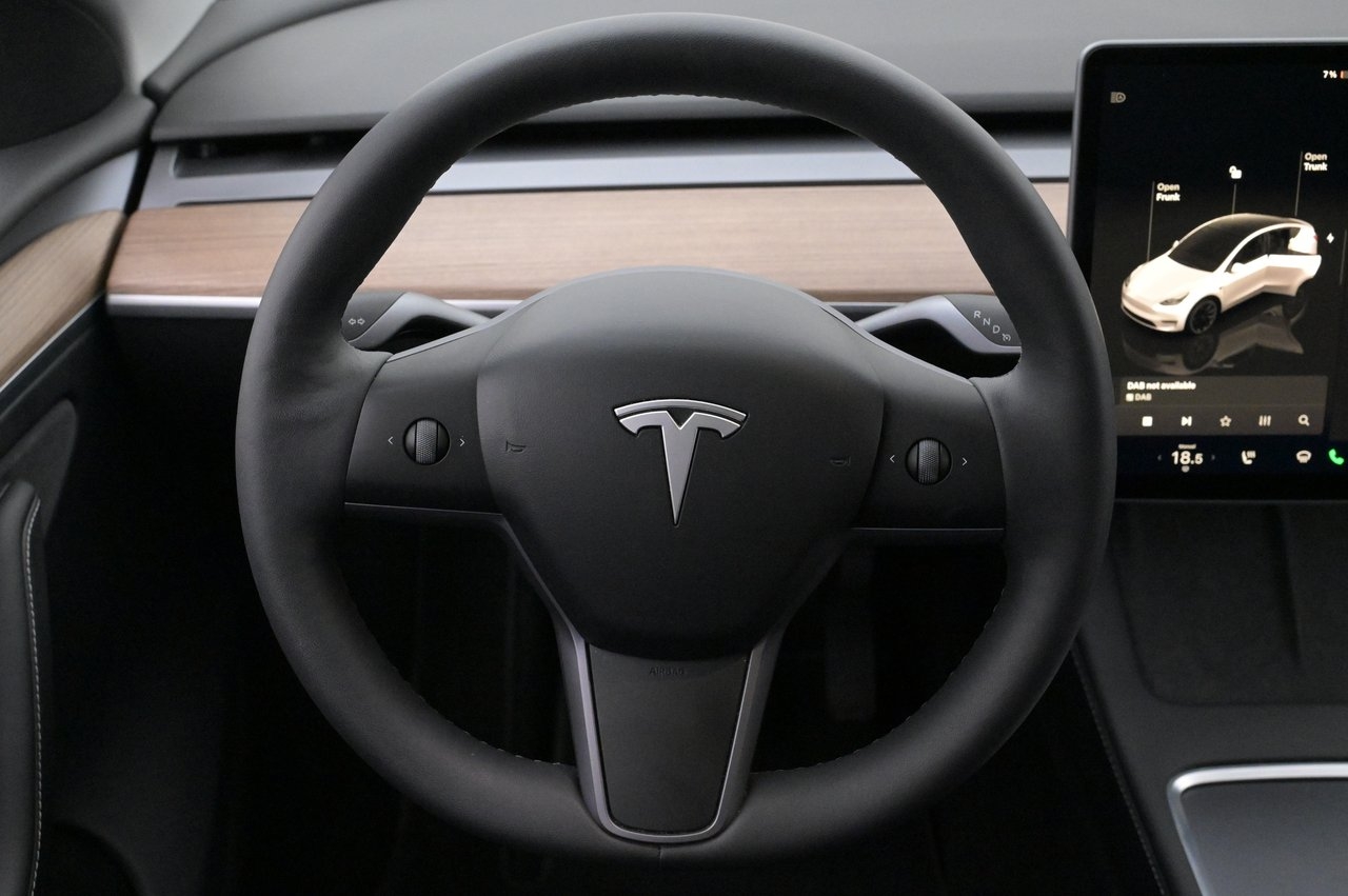 Tesla Model Y 2023, bild 7/10