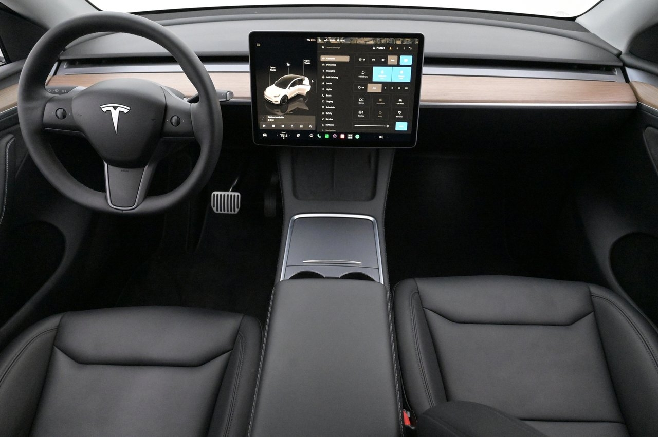 Tesla Model Y 2023, bild 6/10