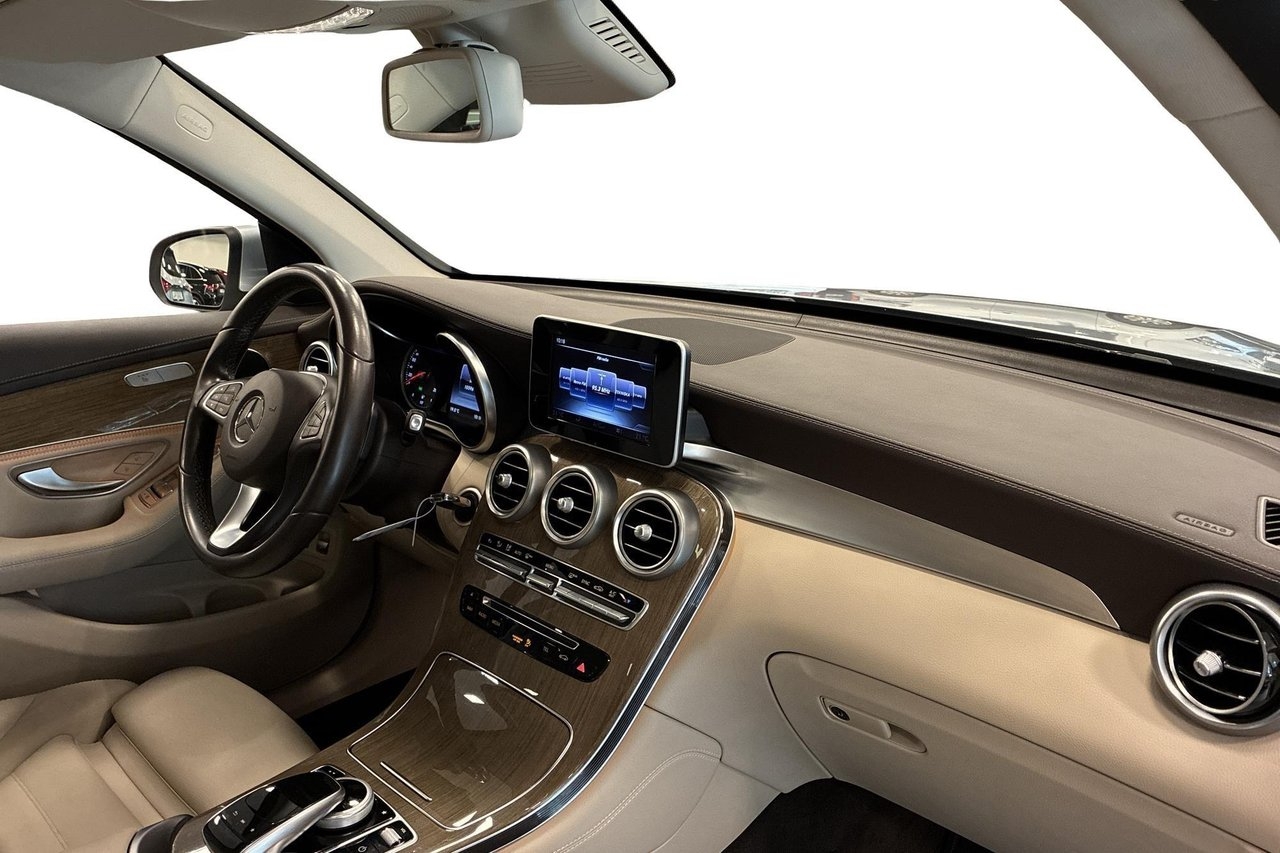Mercedes-Benz GLC 2017, bild 7/18