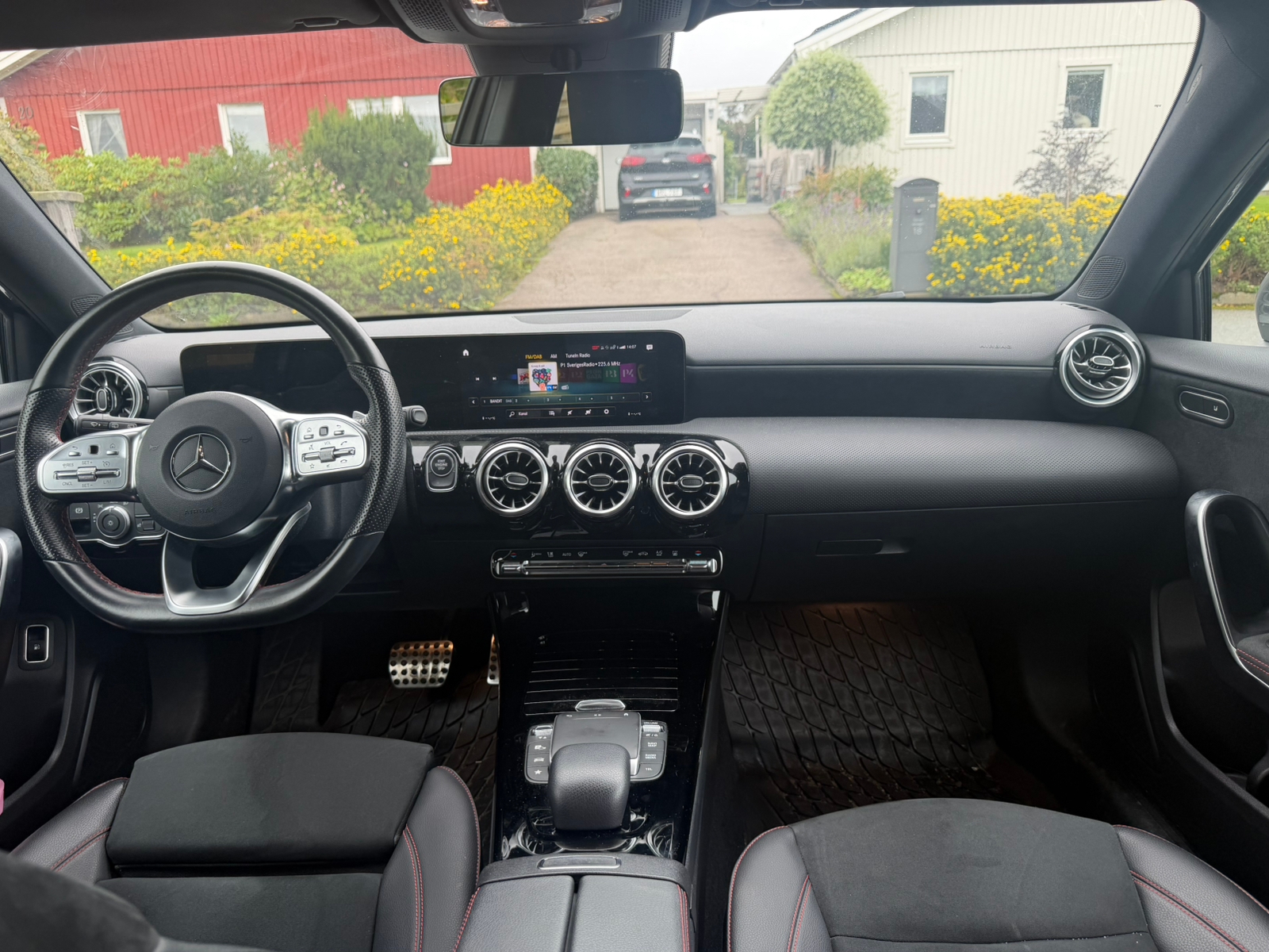 Mercedes-Benz A 250 e 8G-DCT 2023, bild 3/4