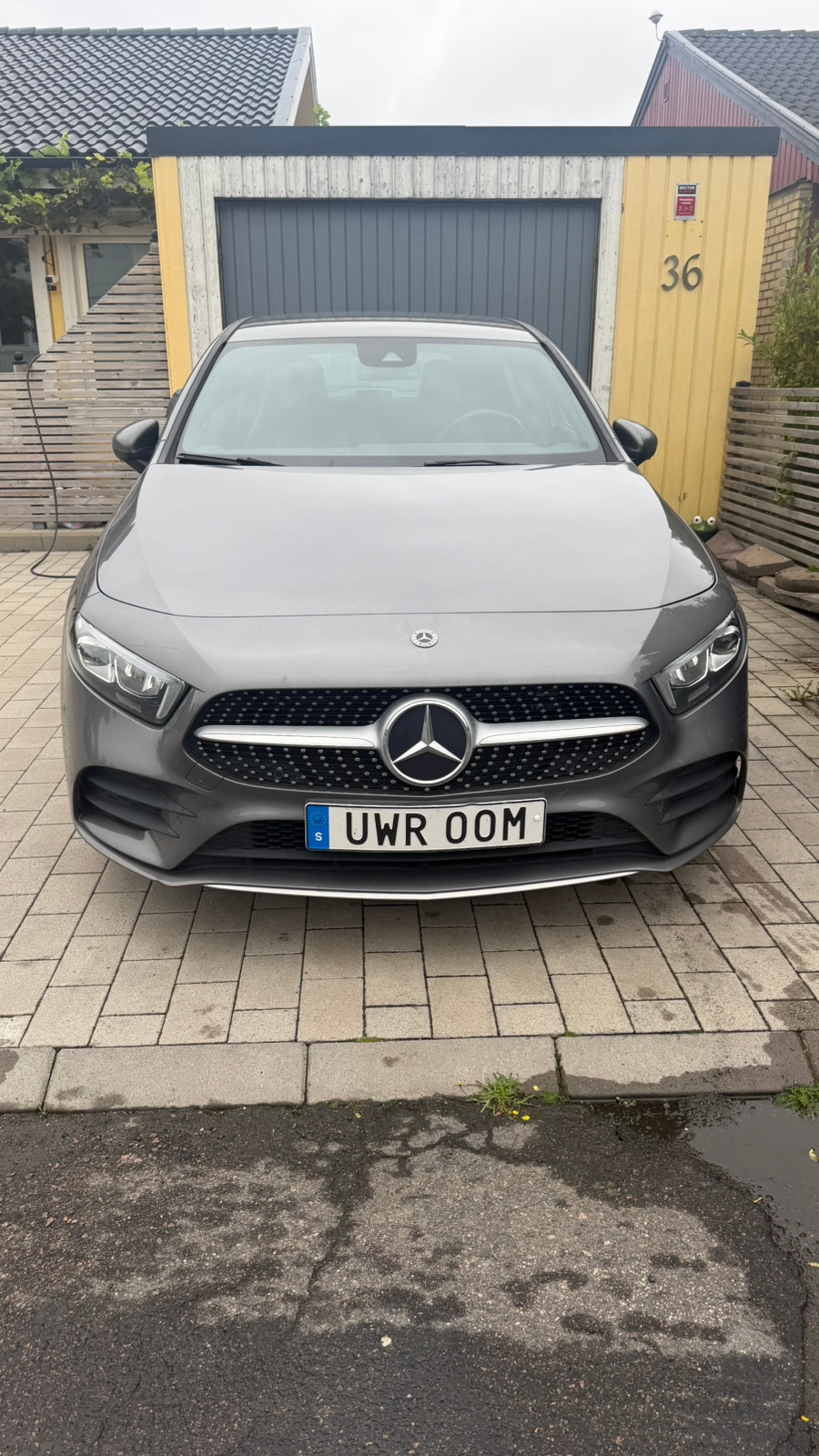 Mercedes-Benz A 250 e 8G-DCT 2023, bild 2/4