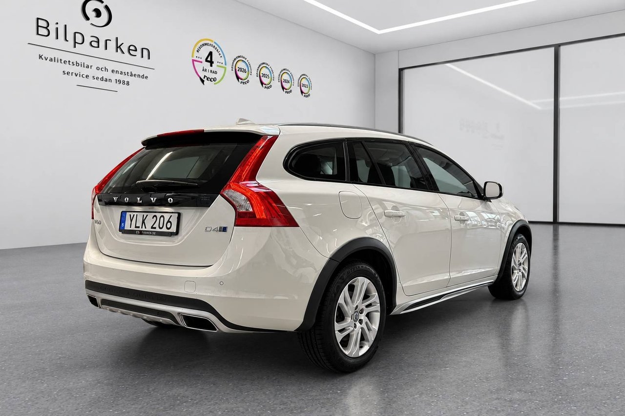 Volvo V60 Cross Country 2018, bild 2/10