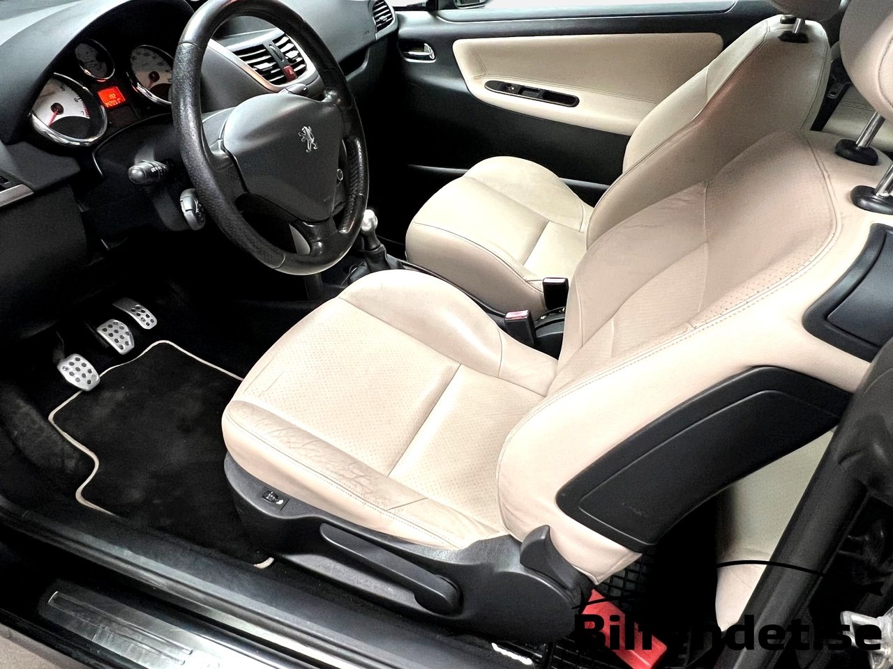 Peugeot 207 CC 1.6 VTi Manuell Euro 5 2011, bild 7/10