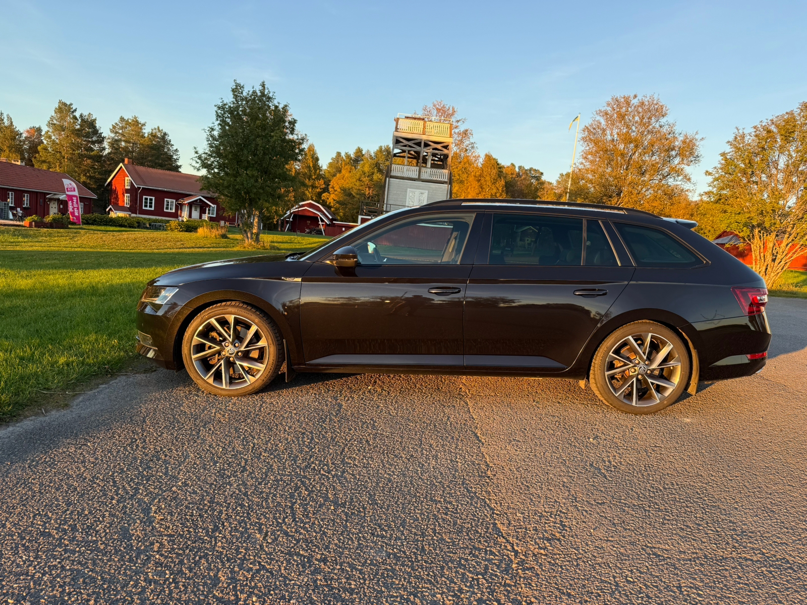 Skoda Superb 2018, photo 2/7