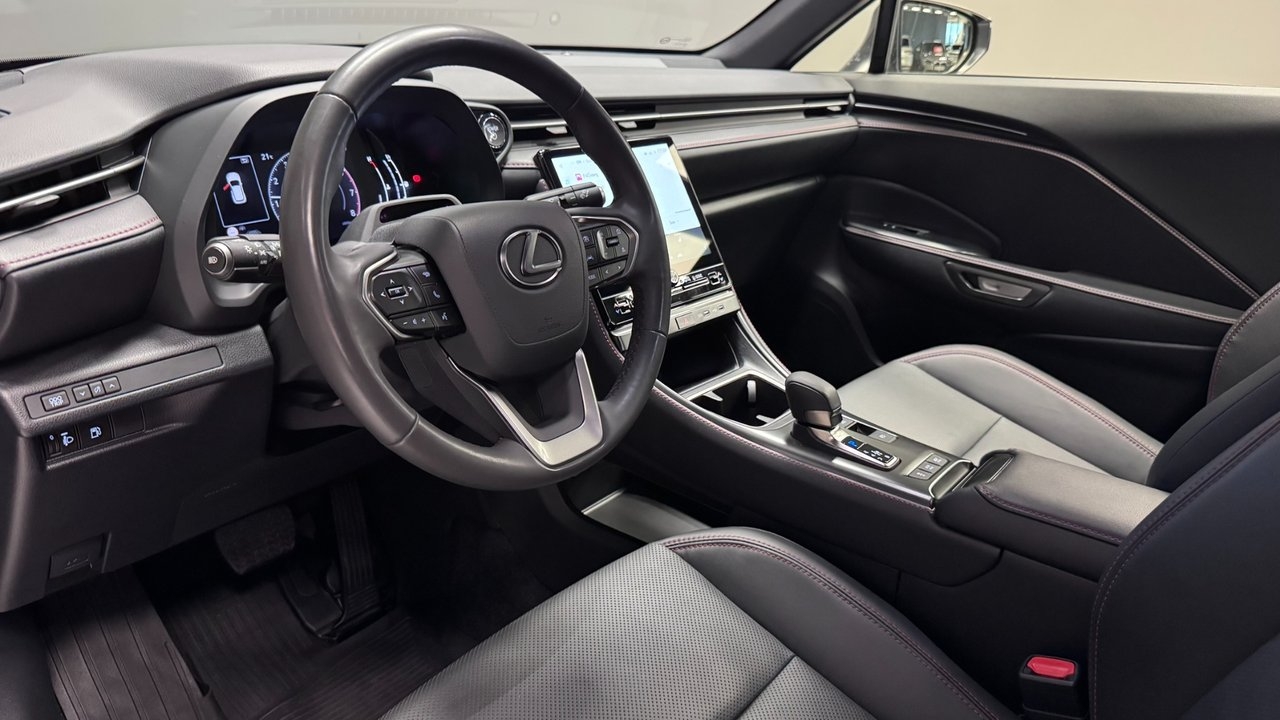 Lexus LBX 2024, bild 6/10
