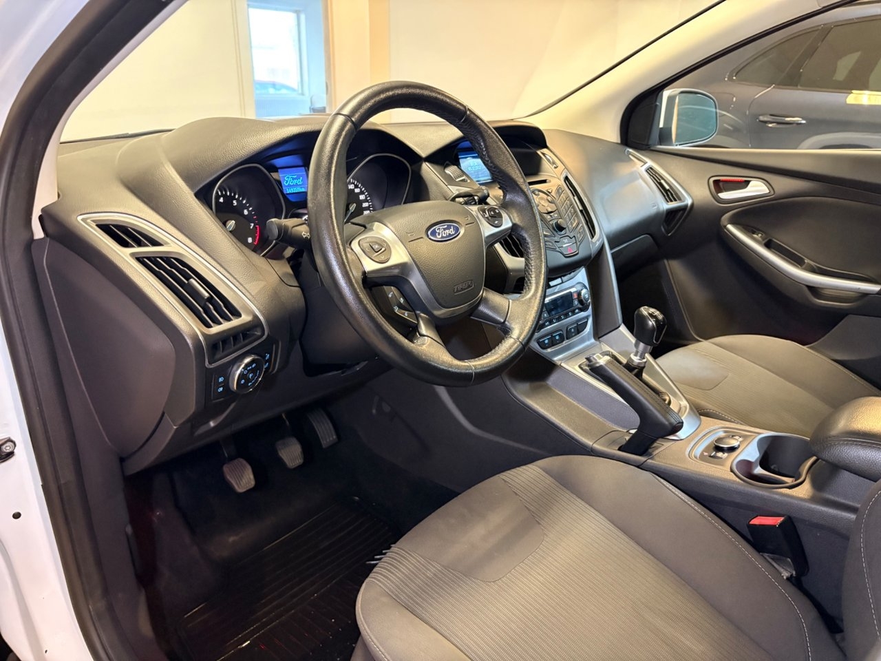 Ford Focus 2013, bild 5/10