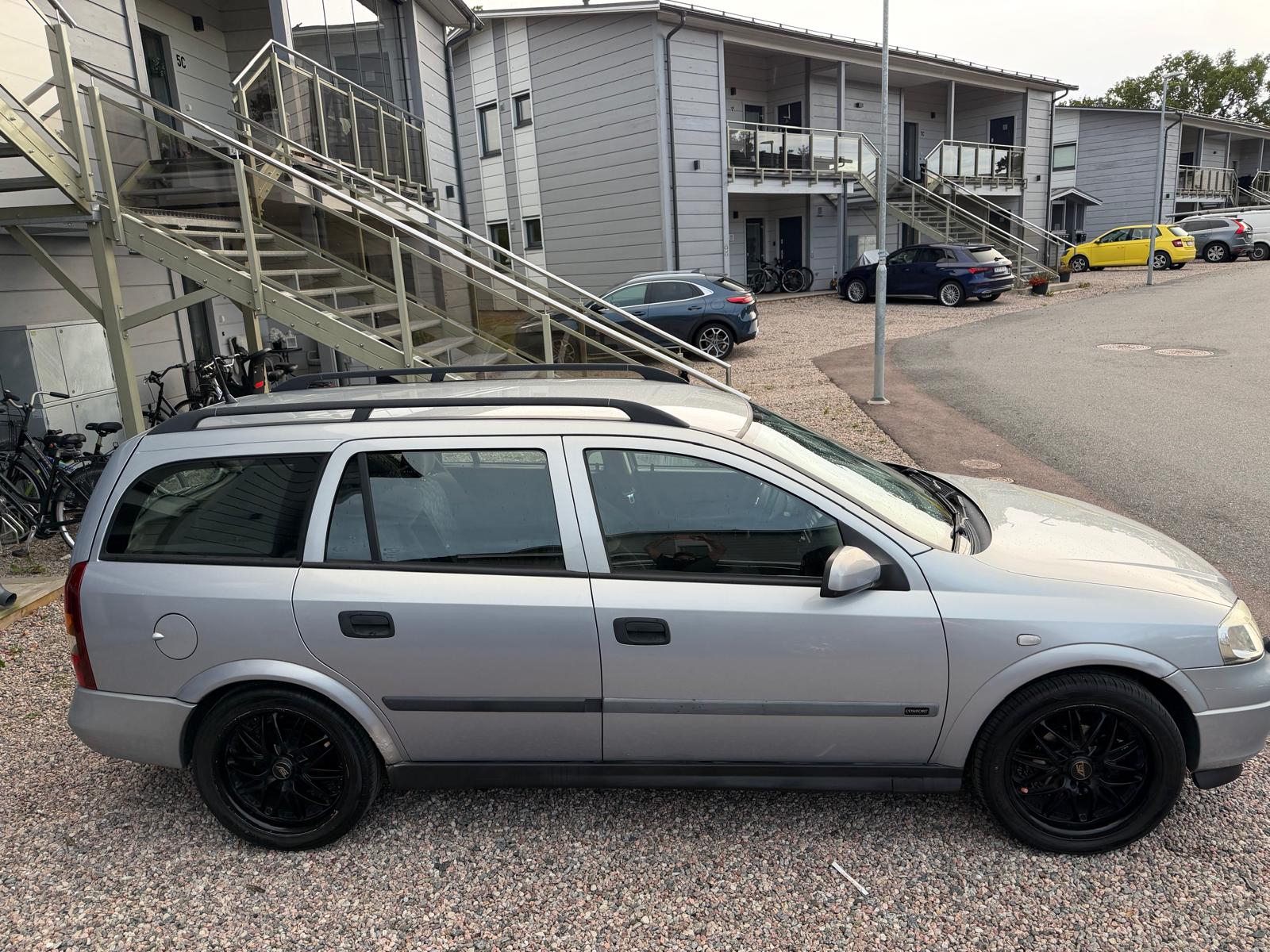 Opel Astra Caravan 1.6 Manuell 2001, bild 4/10