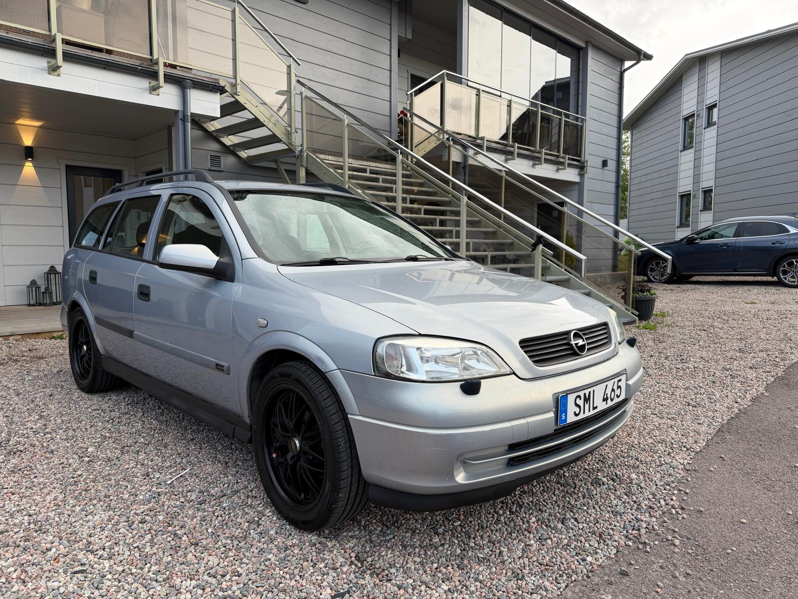 Opel Astra Caravan 1.6 Manuell 2001, bild 2/10