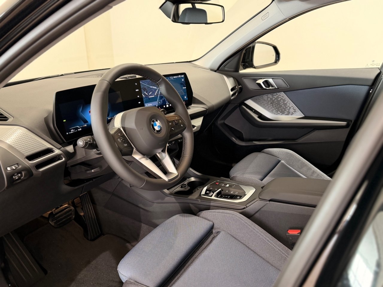 BMW 120 2026, bild 3/10