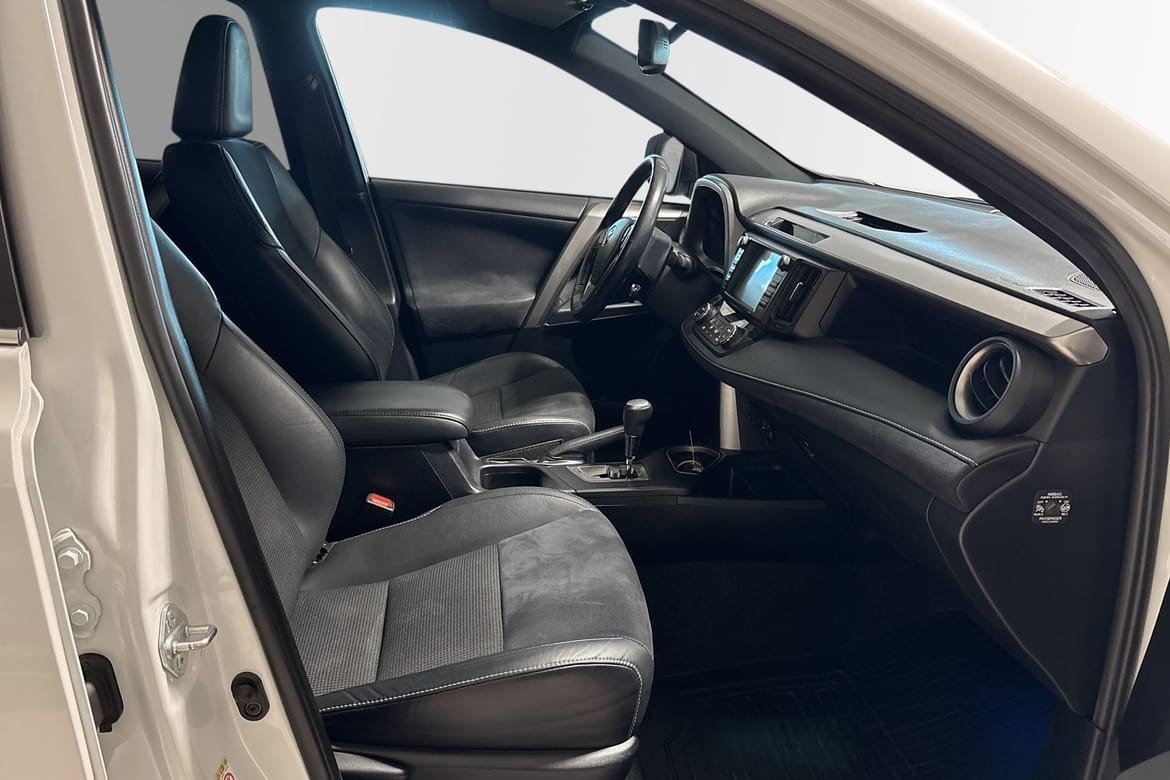 Toyota RAV4 2017, bild 6/10