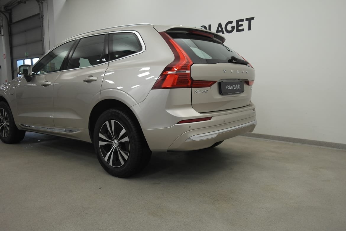 Volvo XC60 T6 Core Special Edition 2025, bild 5/10