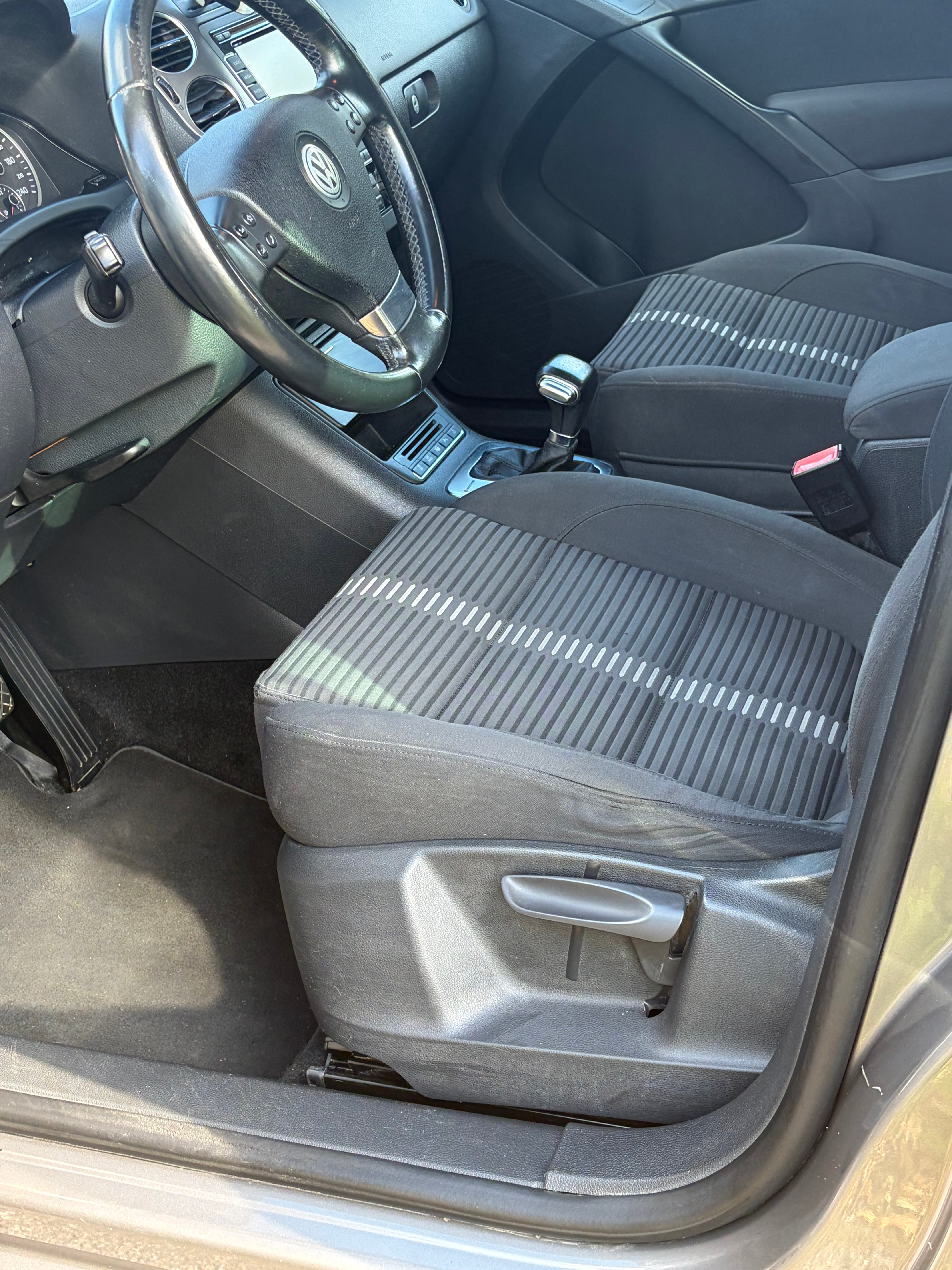 Volkswagen Tiguan 2.0 TDI 4Motion 2010, bild 6/10
