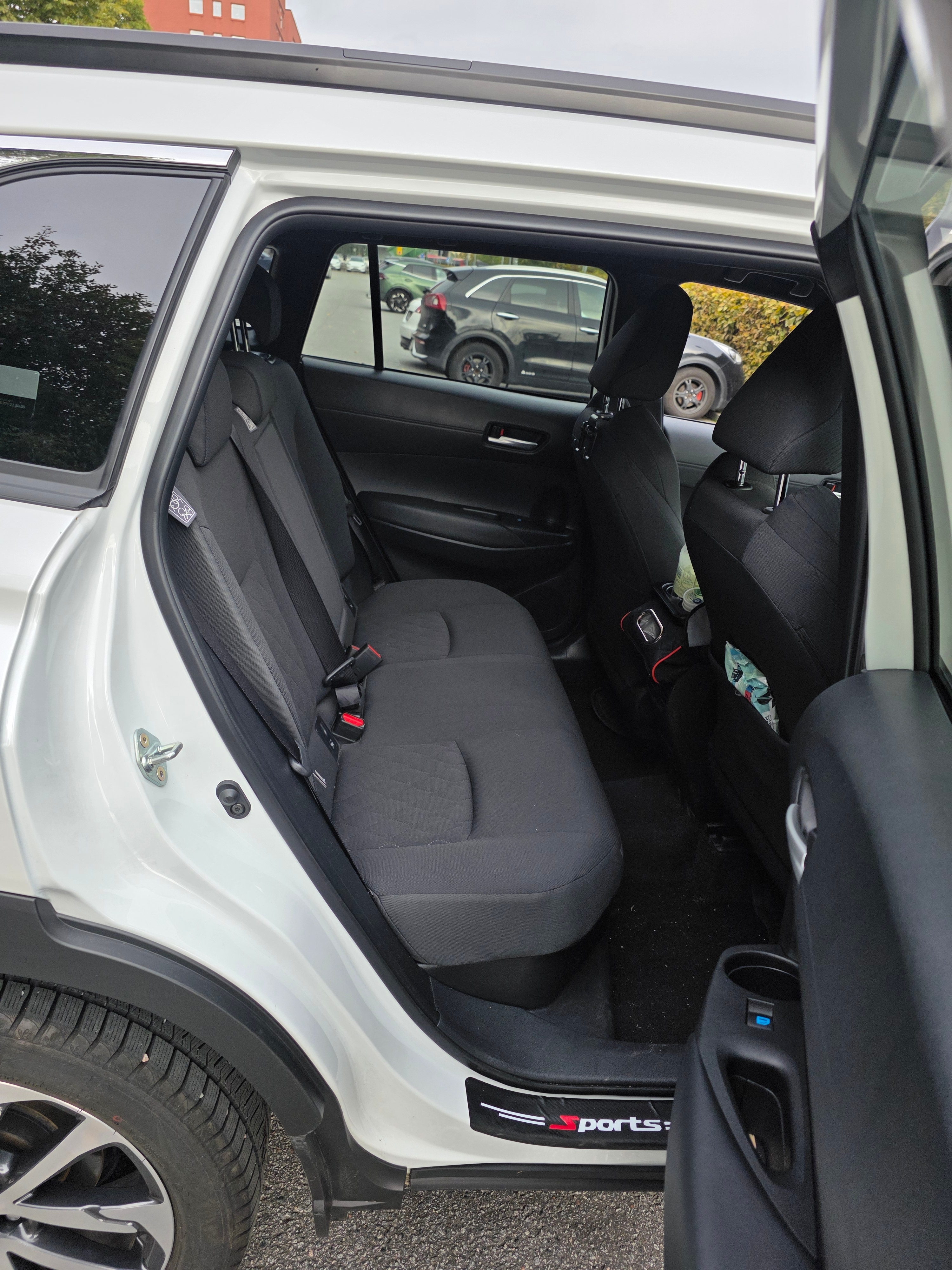 Toyota Corolla Cross Hybrid e-CVT 2025, bild 6/10