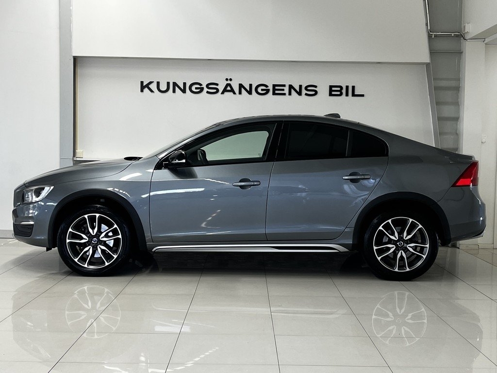 Volvo S60 Cross Country 2018, kuva 3/10