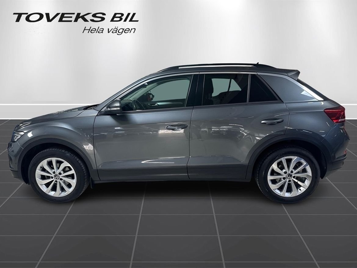 Volkswagen T-Roc 1.5 TSI 150 HK 7 VXL 2023, bild 2/8