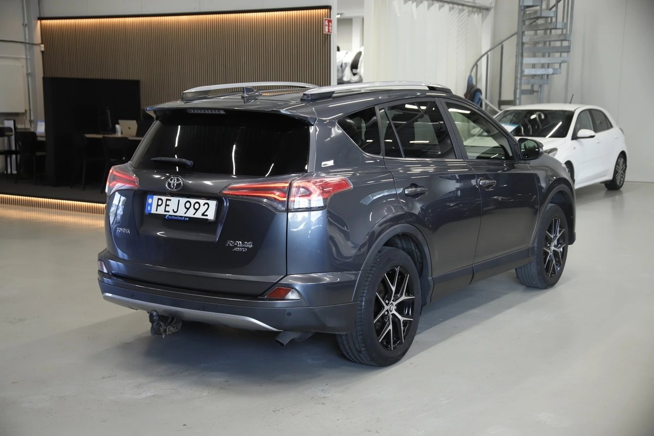 Toyota RAV4 2017, bild 6/16